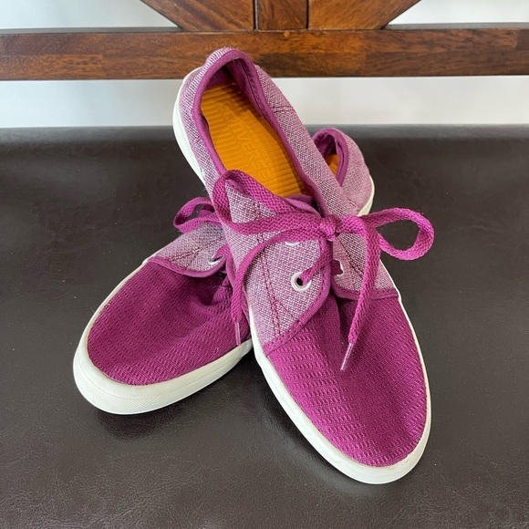 Converse All Stars removable insoles shoes in a size women’s 9 men’s 7.5 - Picture 1 of 17